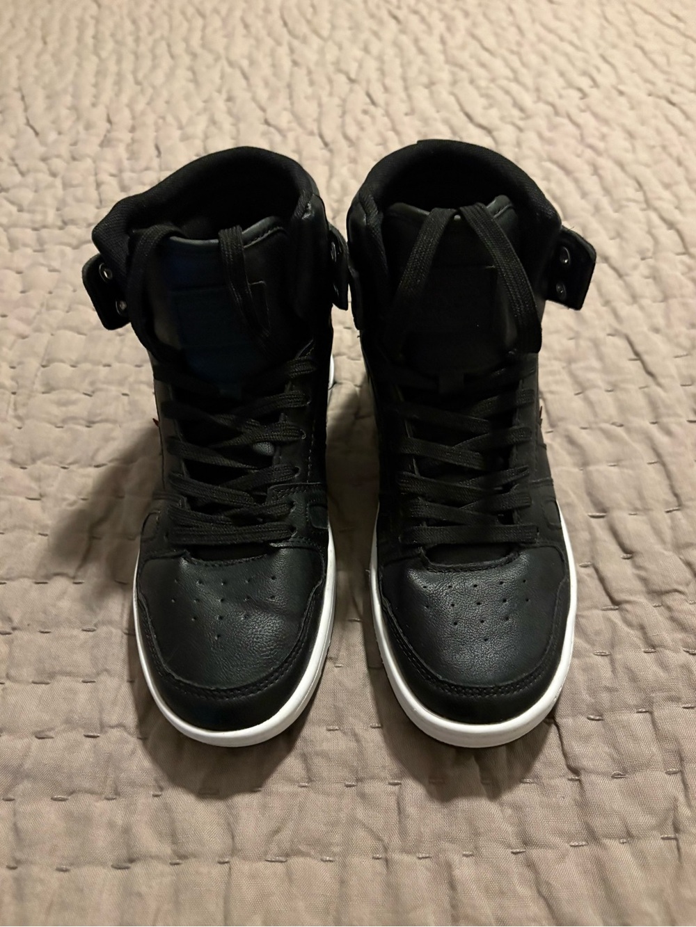 Women’s Classic High Top Black Sneaker, size 8